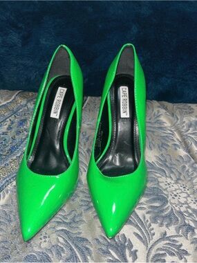 Cape Robbin Bright Green Pointed-Toe Stiletto Heels
